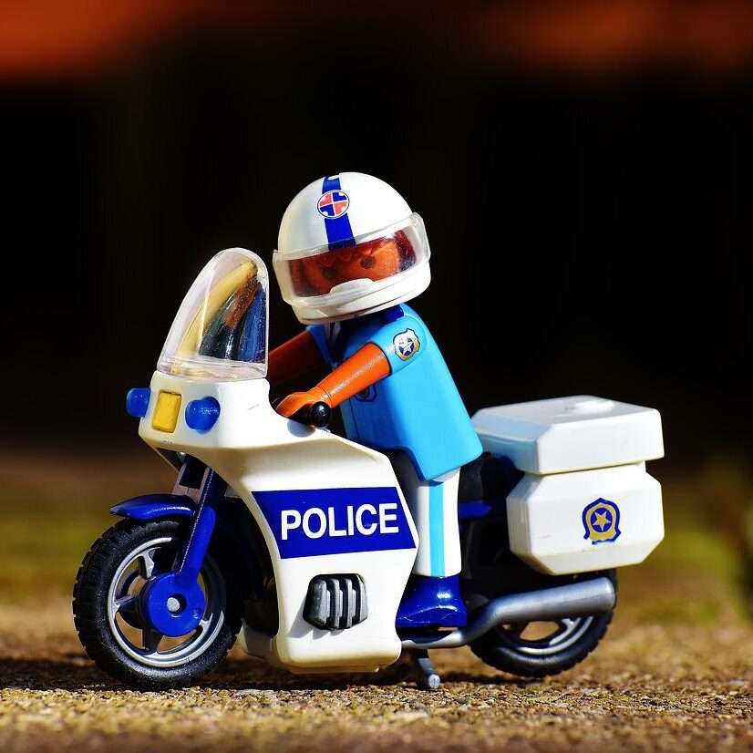 police, motorcycle, cop-2080809.jpg
